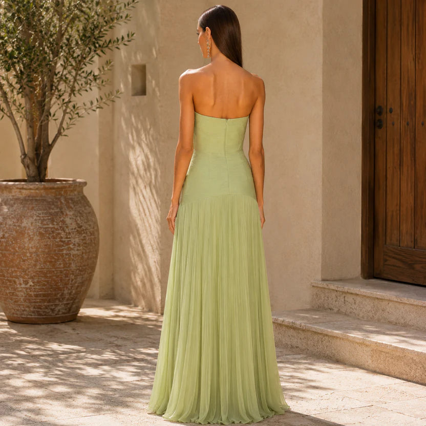 Jimena | Elegancia sofisticada que estiliza con delicadeza.