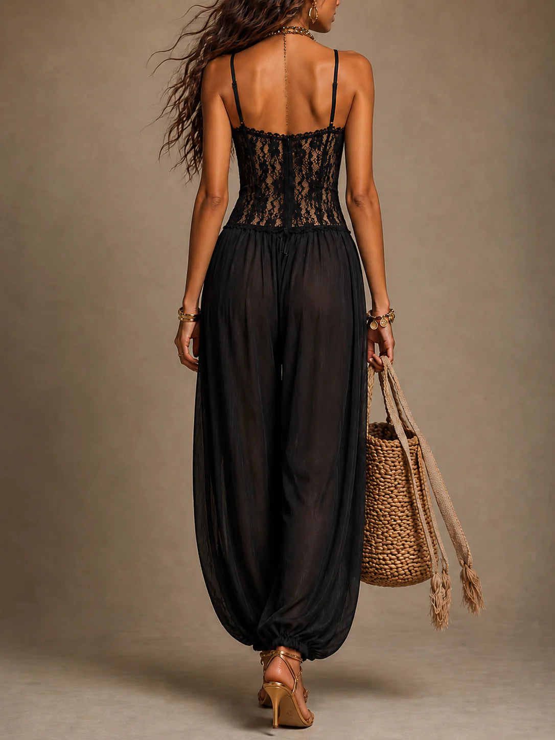 Esperanza | Mono halter negro con cuerpo de encaje