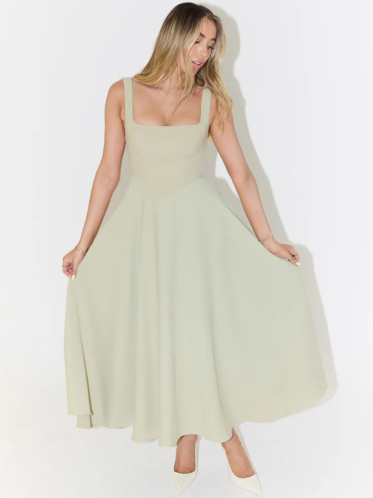 Melisa | Vestido midi negro con escote cuadrado