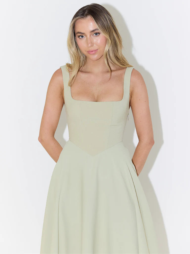Melisa | Vestido midi negro con escote cuadrado