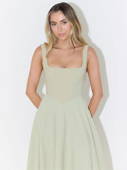 Melisa | Vestido midi negro con escote cuadrado