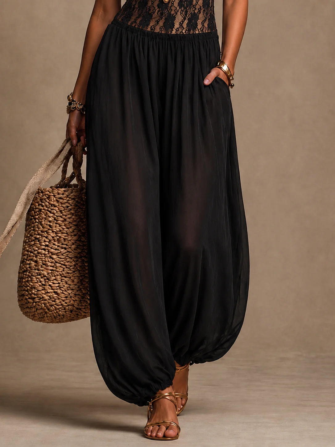 Esperanza | Mono halter negro con cuerpo de encaje